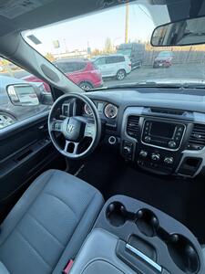 2017 RAM 1500 4x4 Quad Cab! Express! Local! Low Miles! HEMI! Clean Title! Strong Carfax History! Impressive! - Photo 17 - Vancouver, WA 98665