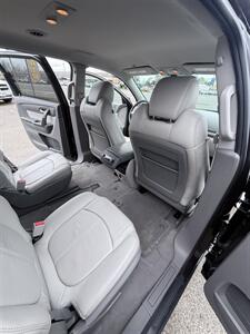 2014 GMC Acadia SLT-1! 3rd Row! Clean Title! Low Miles! Local!  Strong Carfax History! Leather! Great Value! - Photo 32 - Vancouver, WA 98665