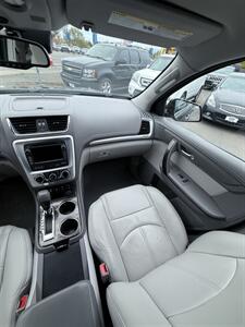 2014 GMC Acadia SLT-1! 3rd Row! Clean Title! Low Miles! Local!  Strong Carfax History! Leather! Great Value! - Photo 26 - Vancouver, WA 98665