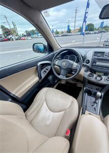 2012 Toyota RAV4 4x4 V-6 Limited! 1 Local Owner! Leather! Moonroof!  Clean Title! Great Carfax History! Impressive! - Photo 27 - Vancouver, WA 98665