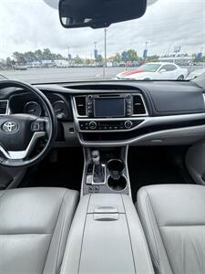 2015 Toyota Highlander AWD XLE! Clean Title! 1 Owner! Only 51,000 Miles!  Strong Carfax! Locally Owned! 3rd Row! Leather! Moonroof! Impressive! - Photo 23 - Vancouver, WA 98665