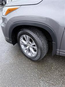2015 Toyota Highlander AWD XLE! Clean Title! 1 Owner! Only 51,000 Miles!  Strong Carfax! Locally Owned! 3rd Row! Leather! Moonroof! Impressive! - Photo 24 - Vancouver, WA 98665