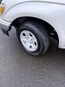 2002 Toyota Tacoma SR5! Rare 5 Spd Manual! Clean Title! Low Miles!  Local Truck! Great Carfax History Report! Adult Owned! - Photo 20 - Vancouver, WA 98665