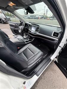 2018 Toyota Highlander XLE AWD! 3 Row Seating! Clean Title! Low Miles! Locally Owned! Strong Carfax History Report! 8 Passenger! Impressive! - Photo 28 - Vancouver, WA 98665