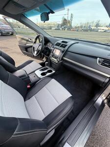 2013 Toyota Camry SE! Clean Title! Only 80,000 Miles! Adult Owned!  Good Carfax History! Great Value! Impressive! - Photo 28 - Vancouver, WA 98665
