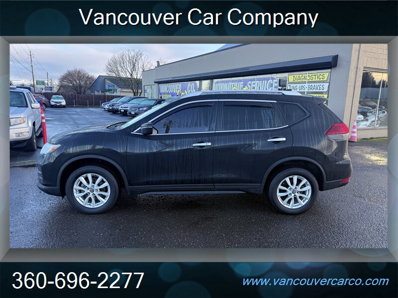 2019 Nissan Rogue SV's photo