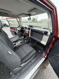 2008 Toyota FJ Cruiser 4x4! Clean Title! Locally Owned! Low Miles! Strong Carfax History! Rare Find! Impressive! - Photo 28 - Vancouver, WA 98665