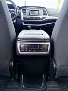 2019 Toyota Highlander LE All-Wheel-Drive! Clean Title! 1 Local Owner!  3rd Row Seating! Strong Carfax History! Impressive! - Photo 22 - Vancouver, WA 98665