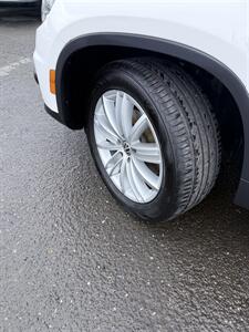 2012 Volkswagen Tiguan SE 4Motion AWD! Clean Title! Moonroof! Low Miles!  Strong Carfax History! Good Service History! Great Value! - Photo 24 - Vancouver, WA 98665