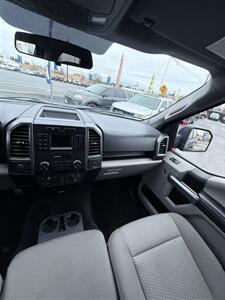 2017 Ford F-150 4x4 SuperCrew! XLT! Rare 5.0 V-8! Low Miles!  Clean Title! Strong Carfax History! Local Rust Free! Impressive! - Photo 18 - Vancouver, WA 98665