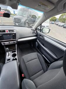 2017 Subaru Outback All Wheel Drive 2.5i Premium! 1 Owner!  Local!  Clean Title! Strong Carfax History! Great Value! - Photo 19 - Vancouver, WA 98665