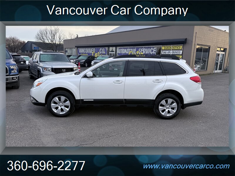2011 Subaru Outback AWD 2.5i Premium! New Timing Belt! Clean title!  Only 86,000 Miles! Strong Carfax History! Locally Owned!