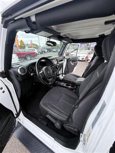 2018 Jeep Wrangler JK Unlimited Sahara! Hardtop! Local! Clean Title! Automatic! Good Carfax History! Off-The-Grid Ready! Great Value! Impressive! - Photo 25 - Vancouver, WA 98665