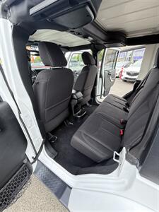 2018 Jeep Wrangler JK Unlimited Sahara! Hardtop! Local! Clean Title! Automatic! Good Carfax History! Off-The-Grid Ready! Great Value! Impressive! - Photo 27 - Vancouver, WA 98665