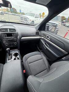 2018 Ford Explorer XLT All-Wheel-Drive! 3rd Row Seating! V-6! Local!  Clean Title! Good Carfax History! Great Value! - Photo 28 - Vancouver, WA 98665
