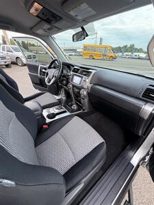 2014 Toyota 4Runner 4x4 SR5! 1 Local Owner! Clean Title! Impressive!  Great Carfax History! Strong Services! Adult Owned! - Photo 26 - Vancouver, WA 98665