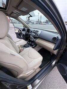 2011 Toyota RAV4 4wd! Clean Title! Low Miles! Locally Owned! Rare Find! Strong Carfax History w/ Great Service Records! - Photo 19 - Vancouver, WA 98665