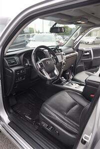 2015 Toyota 4Runner 4x4 Limited! 3rd Row! Loaded! Local! Low Miles!  Clean Title! Good Carfax! Impressive! - Photo 13 - Vancouver, WA 98665