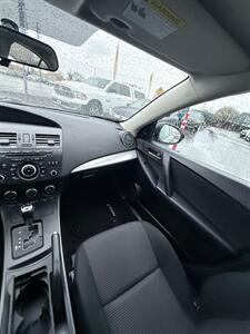 2013 Mazda Mazda3 i Touring! Clean Title!1 Owner! Only 55,000 Miles!  Local Car! Strong Carfax History! Moonroof!  Fuel Efficient! Great Value! - Photo 20 - Vancouver, WA 98665