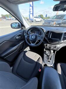 2019 Jeep Cherokee Latitude 4x4! Locally Owned! Low Miles!  Clean Title! Strong Carfax History! Great Value! - Photo 26 - Vancouver, WA 98665