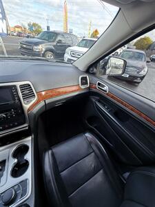 2011 Jeep Grand Cherokee 4x4 Limited! Local! Clean Title! Low Miles! Hemi!  Leather! Moonroof! Loaded! Great Value! - Photo 26 - Vancouver, WA 98665
