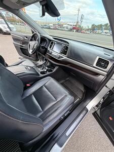 2017 Toyota Highlander AWD Limited! Clean Title! 1 Local Owner! Leather! Moonroof! Strong Carfax History! Impressive! - Photo 31 - Vancouver, WA 98665