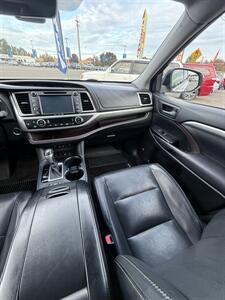 2017 Toyota Highlander AWD Limited! Clean Title! 1 Local Owner! Leather! Moonroof! Strong Carfax History! Impressive! - Photo 26 - Vancouver, WA 98665