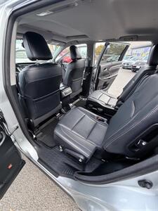 2017 Toyota Highlander AWD Limited! Clean Title! 1 Local Owner! Leather! Moonroof! Strong Carfax History! Impressive! - Photo 14 - Vancouver, WA 98665
