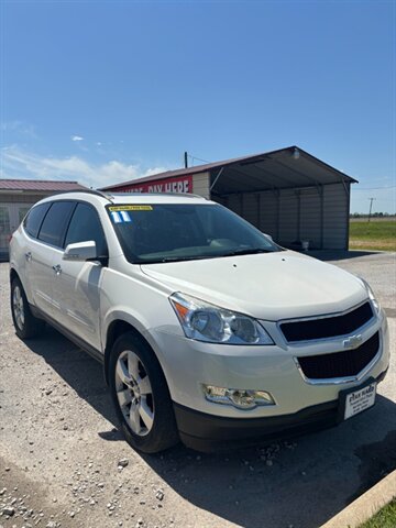 2011 Chevrolet Traverse 2LT FWD's photo