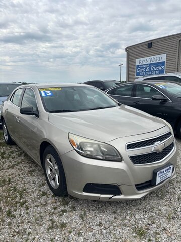 2013 Chevrolet Malibu 1LS's photo