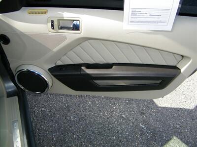 2010 Ford Mustang V6 Premium   - Photo 14 - Sarasota, FL 34233
