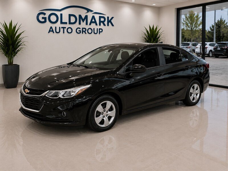 2018 Chevrolet Cruze LS Auto   - Photo 1 - Sarasota, FL 34233