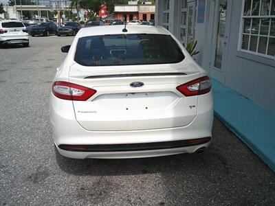 2014 Ford Fusion SE - Photo 4 - Sarasota, FL 34233