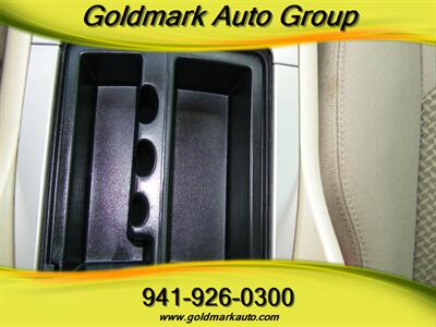 2008 Saturn Outlook XE   - Photo 24 - Sarasota, FL 34233