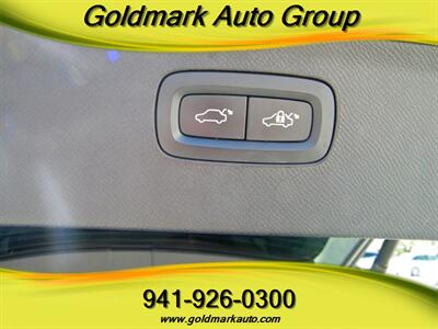 2019 Volvo XC90 T8 eAWD R-Design   - Photo 17 - Sarasota, FL 34233