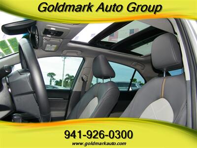2018 Toyota Camry XLE   - Photo 7 - Sarasota, FL 34233