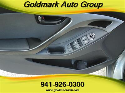 2012 Hyundai ELANTRA Limited - Photo 17 - Sarasota, FL 34233