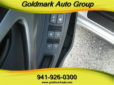 2012 Hyundai ELANTRA Limited - Photo 18 - Sarasota, FL 34233