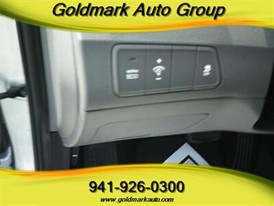2012 Hyundai ELANTRA Limited - Photo 19 - Sarasota, FL 34233