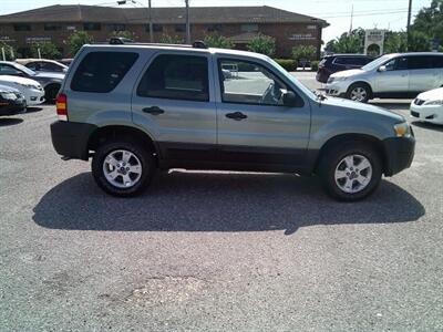 2005 Ford Escape XLT - Photo 7 - Sarasota, FL 34233
