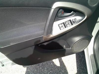 2009 Toyota RAV4 Sport - Photo 16 - Sarasota, FL 34233