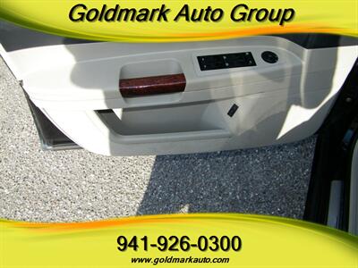 2006 Chrysler 300C   - Photo 21 - Sarasota, FL 34233