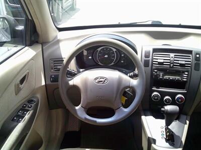 2006 Hyundai TUCSON GL - Photo 12 - Sarasota, FL 34233