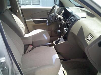 2006 Hyundai TUCSON GL - Photo 9 - Sarasota, FL 34233