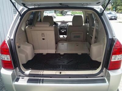 2006 Hyundai TUCSON GL - Photo 13 - Sarasota, FL 34233