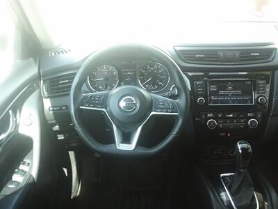 2018 Nissan Rogue SV - Photo 11 - Sarasota, FL 34233