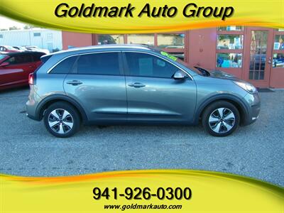 2017 Kia Niro EX   - Photo 8 - Sarasota, FL 34233