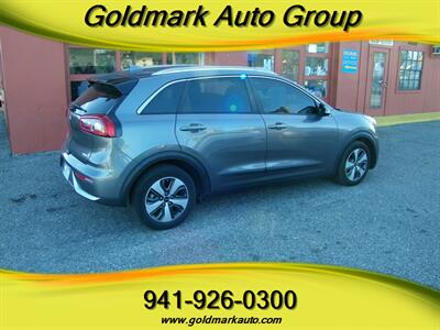 2017 Kia Niro EX   - Photo 7 - Sarasota, FL 34233