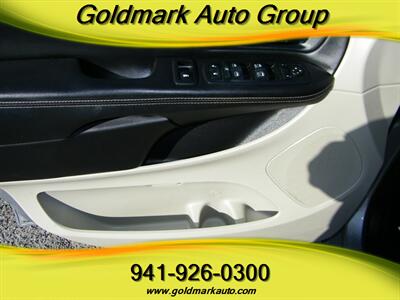 2013 Chrysler Town & Country Touring-L   - Photo 20 - Sarasota, FL 34233
