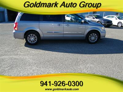 2013 Chrysler Town & Country Touring-L   - Photo 8 - Sarasota, FL 34233
